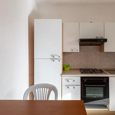 Climatizzato A 50 M Dalla Con Patio Esterno Apartment